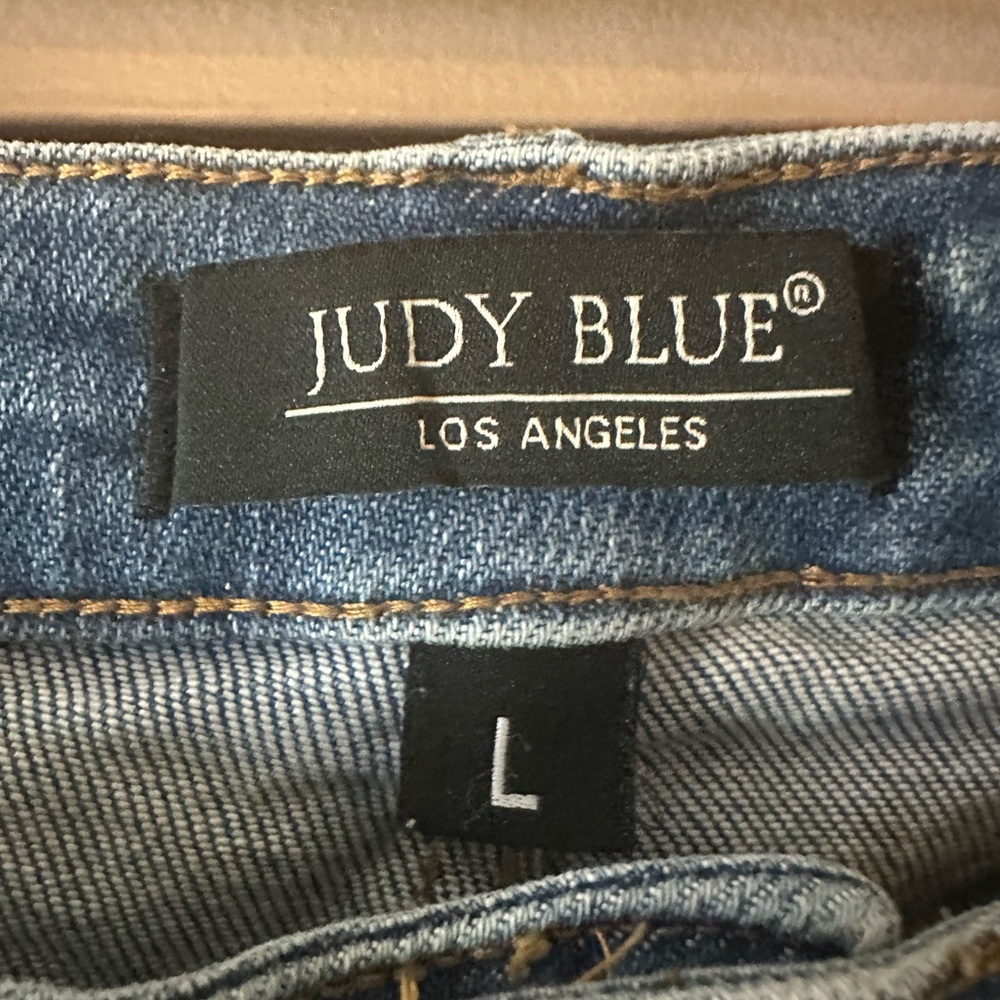 Judy Blue Dark Blue Denim Star-Side Frayed Hem Shorts - Picture 2 of 5